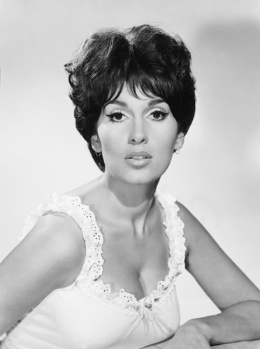 Yvonne Romain