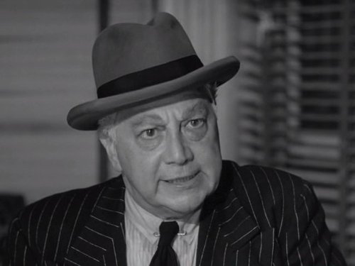 Luther Adler