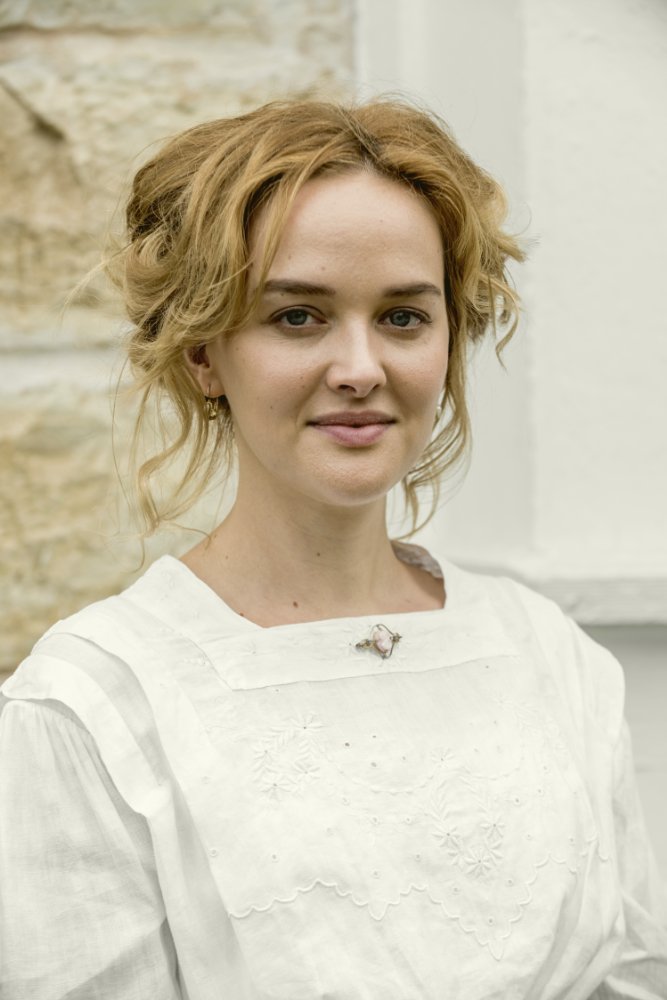 Jess Weixler