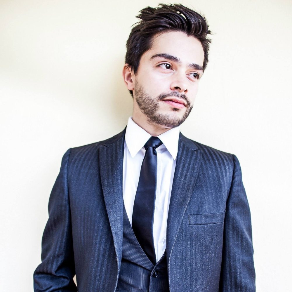 Victor Ayala