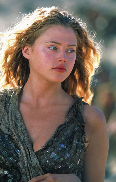 Estella Warren