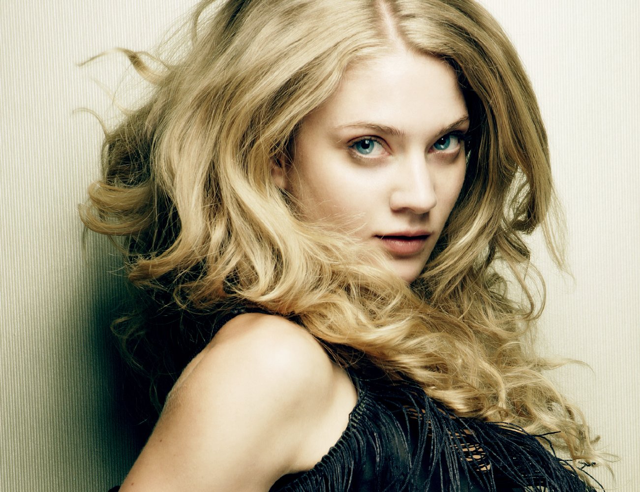 Winter Ave Zoli